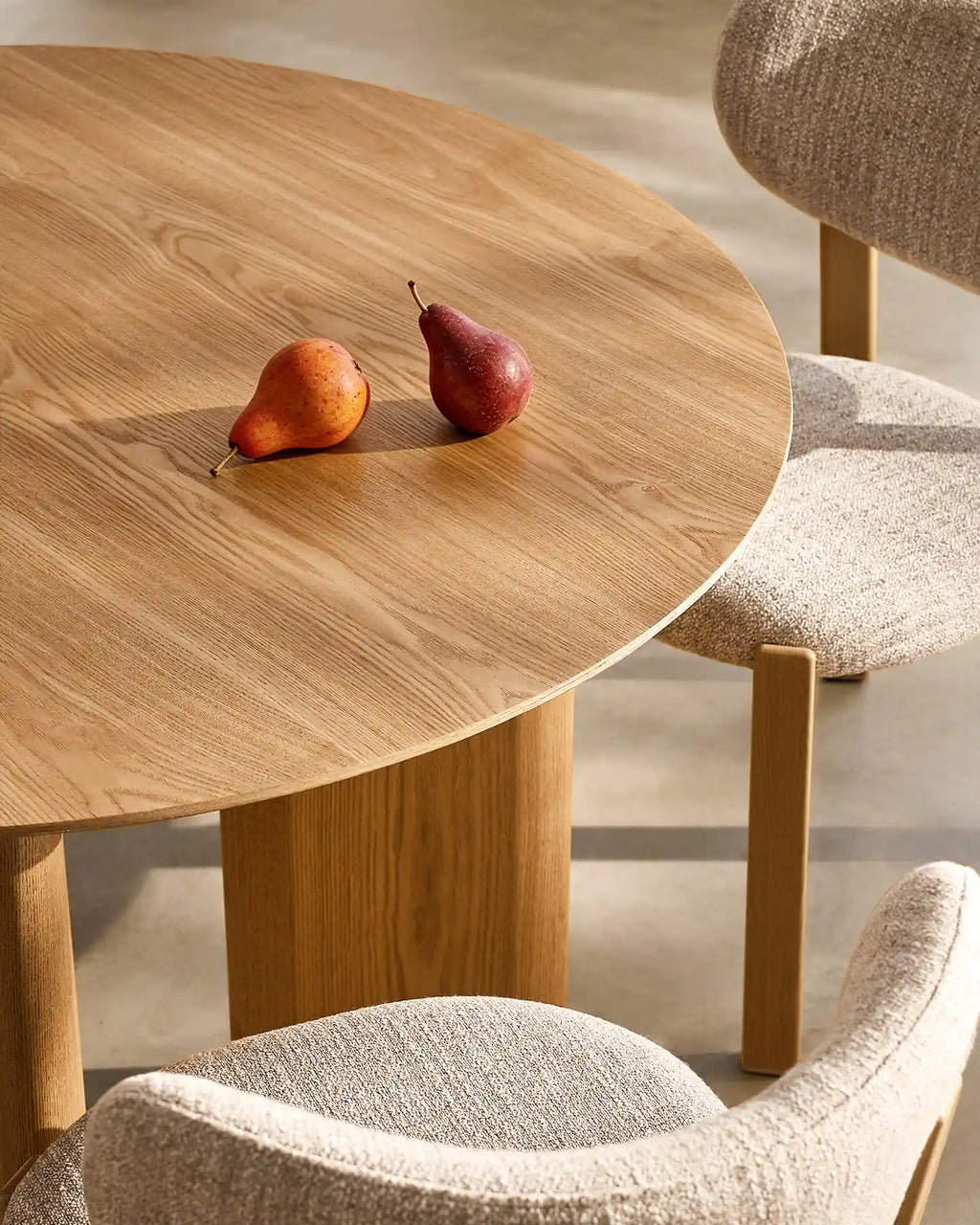 Bramley Dining Table [For 4-6]-2