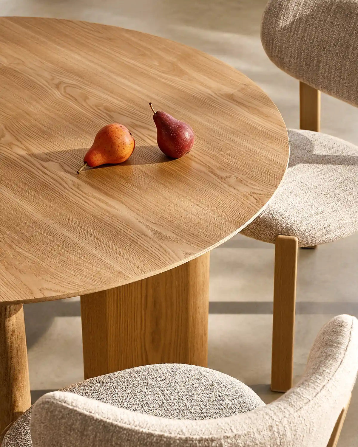 Bramley Dining Table [For 4-6]-2